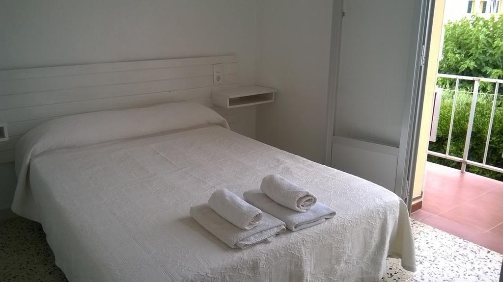 Hostal Paris Ciutadella Ciutadella  Rum bild