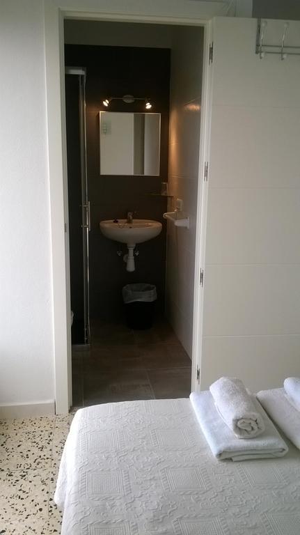 Hostal Paris Ciutadella Ciutadella  Exteriör bild